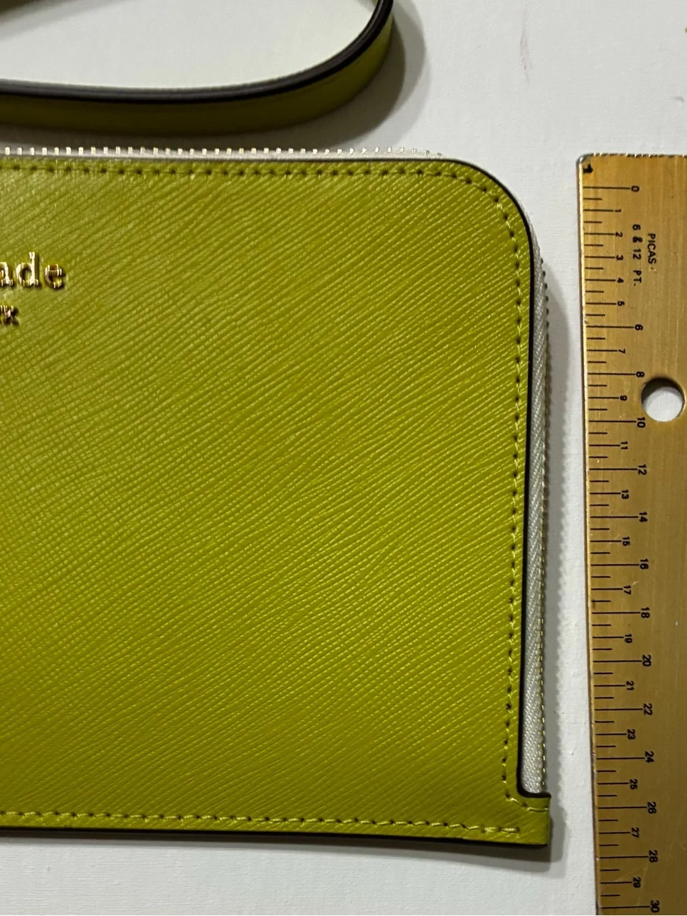 Kate Spade NWOT Lucy Lime Green Ivory Leather L-Zip Wristlet/Wallet orig $139